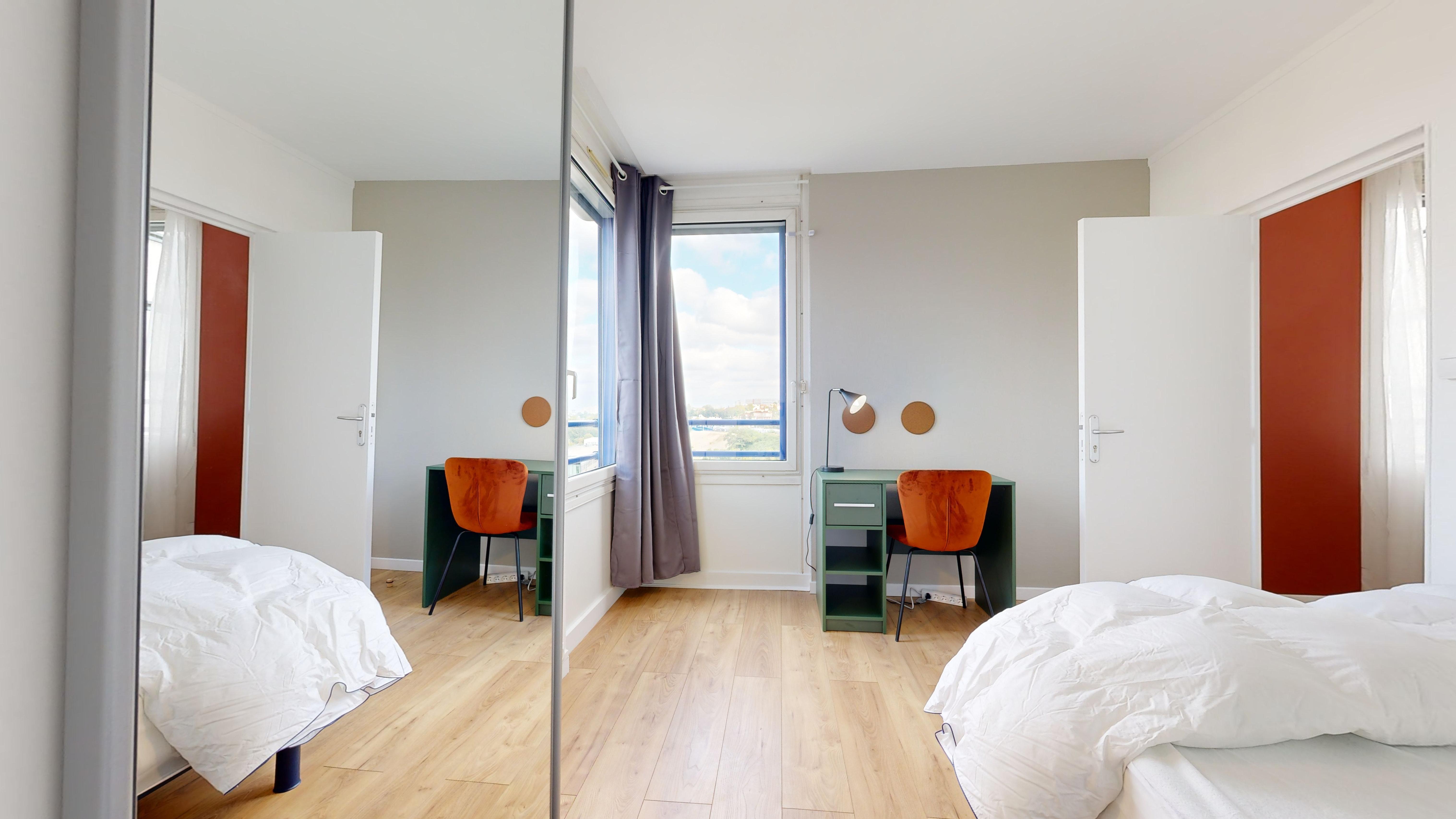  Room 1  -  Massy Charonne  - Gallery -  3