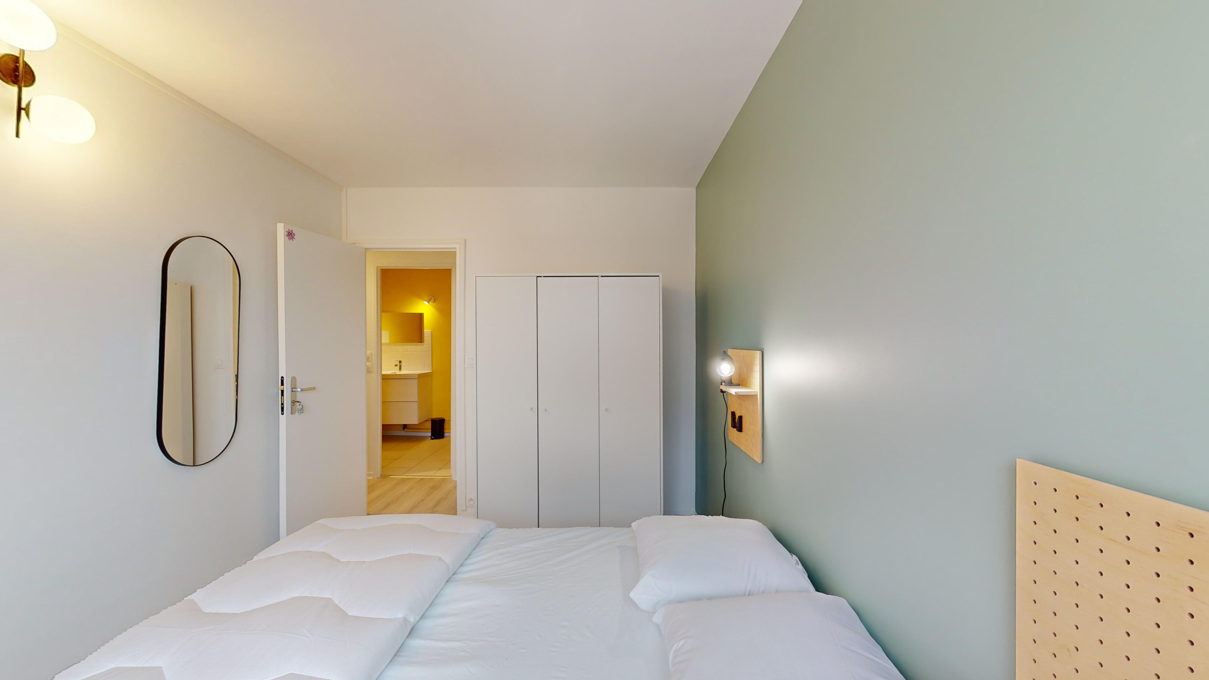  Room 1  -  Paris Lilas  - Gallery -  4