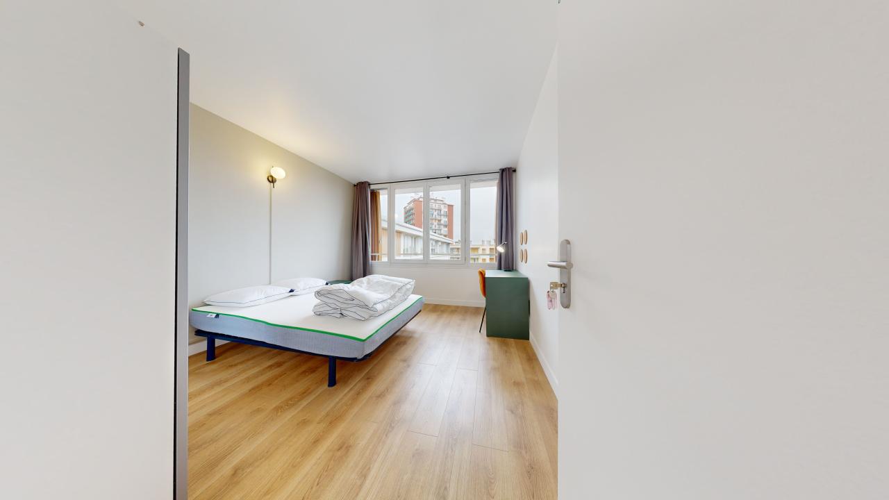 Room 4 - 2