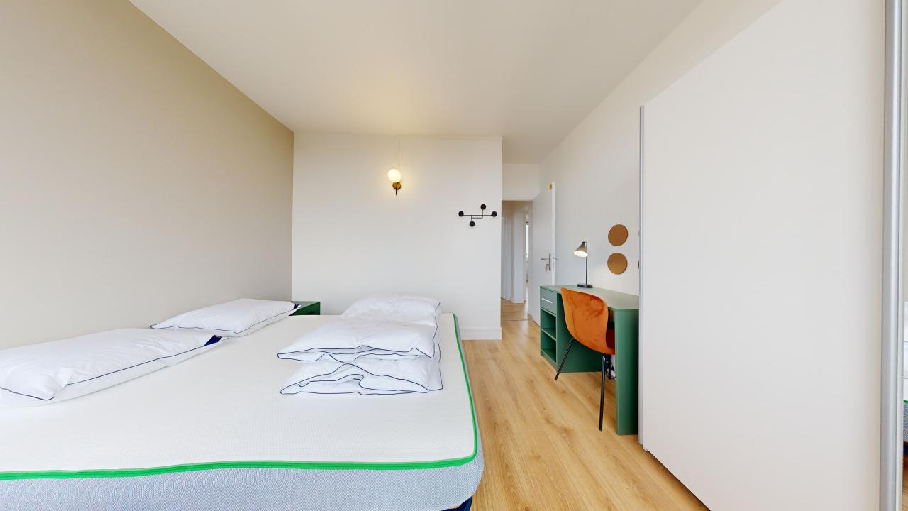 Room 5 - 2