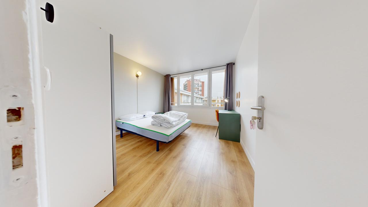 Room 5 - 4