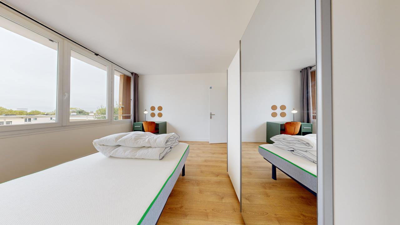 Room 5 - 1