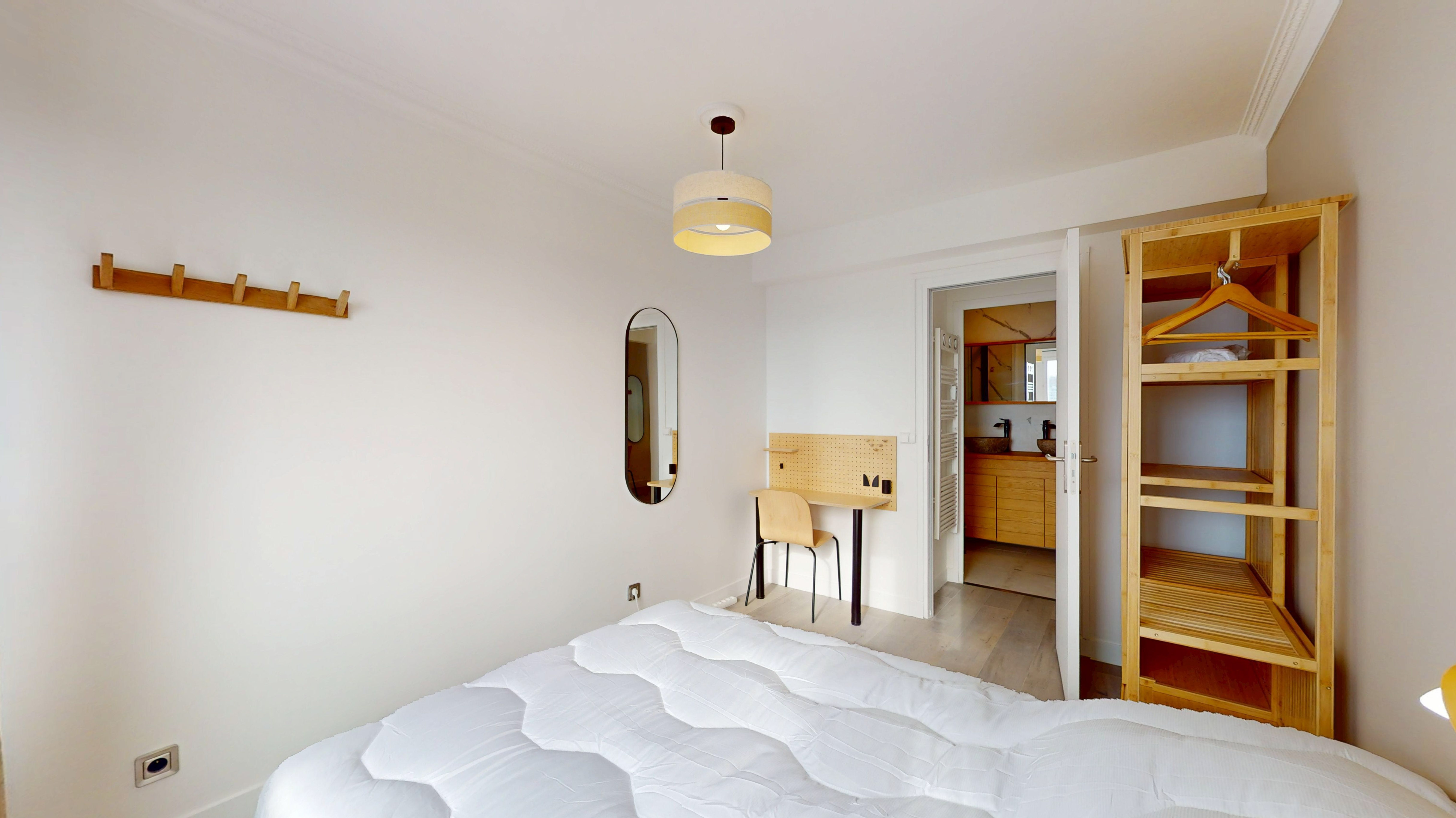  Room 1  -  Paris Ivry  - Gallery -  2