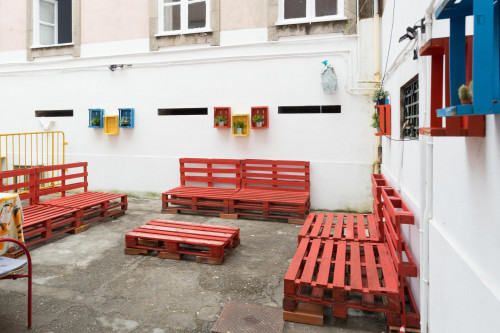 Well-lit single bedroom in Cedofeita, near Faculdade de Ciências da Universidade do Porto