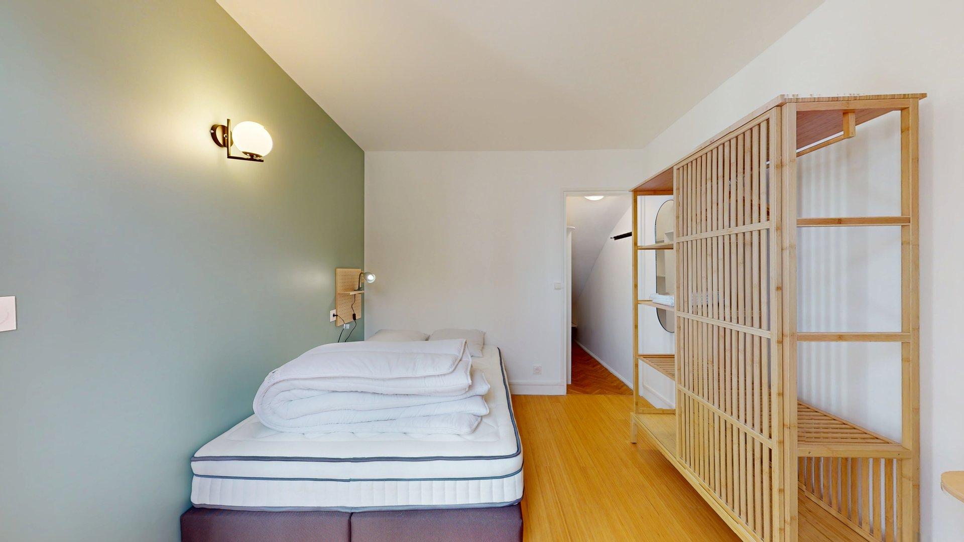Room 5 - 2