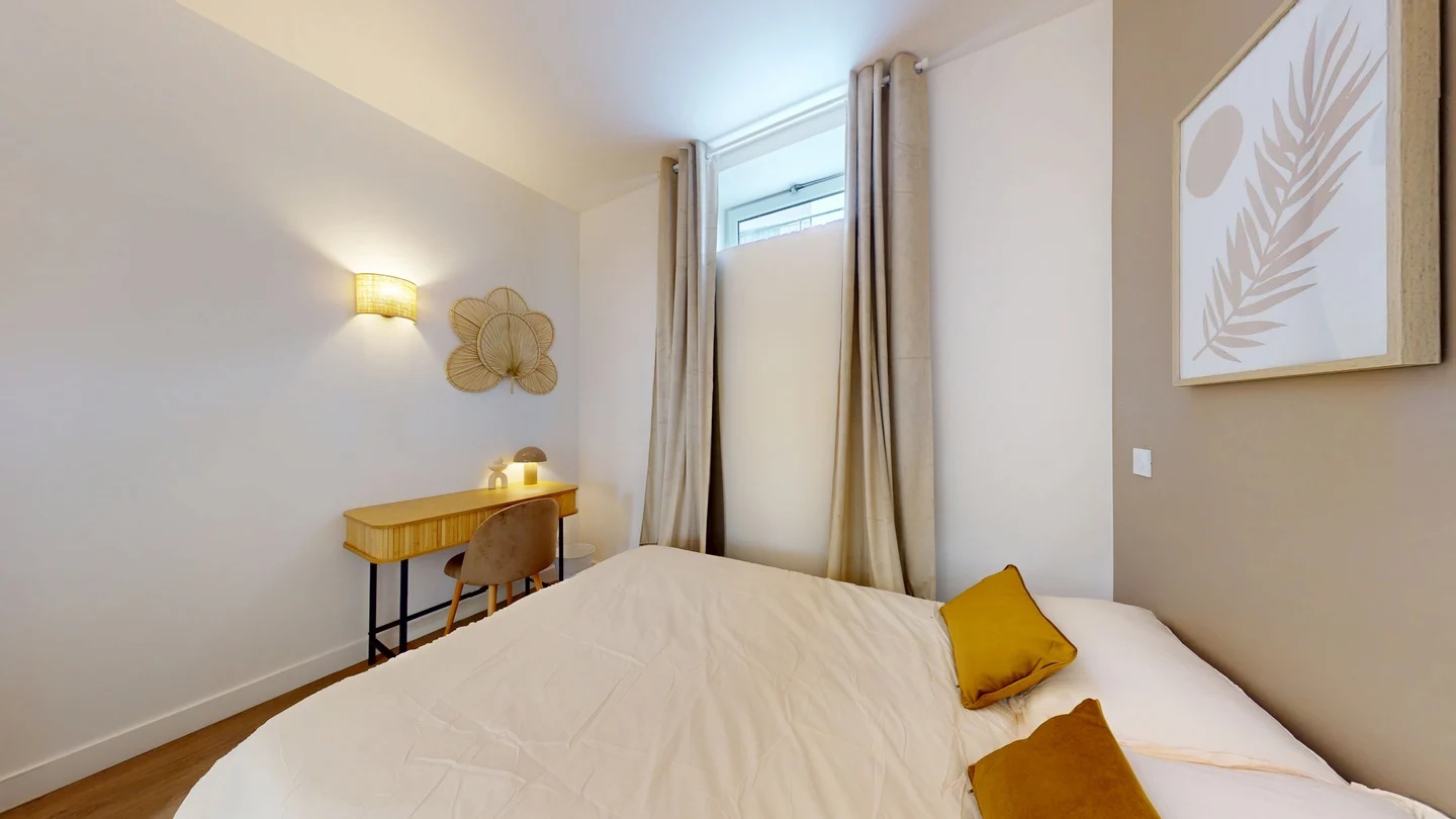 Room 2 - Gena - Gallery - 2