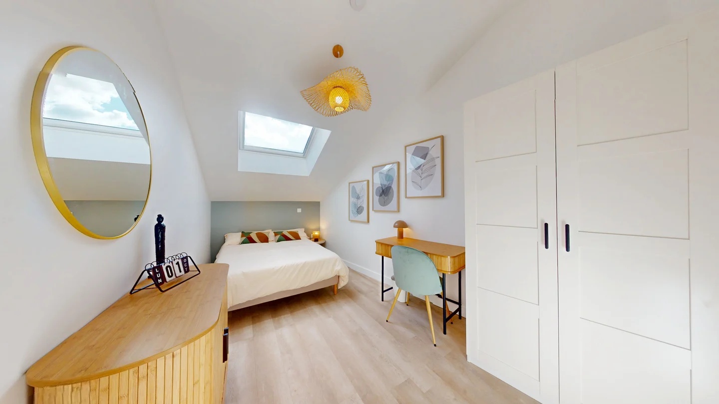 Room 14 - Gena - Gallery - 2