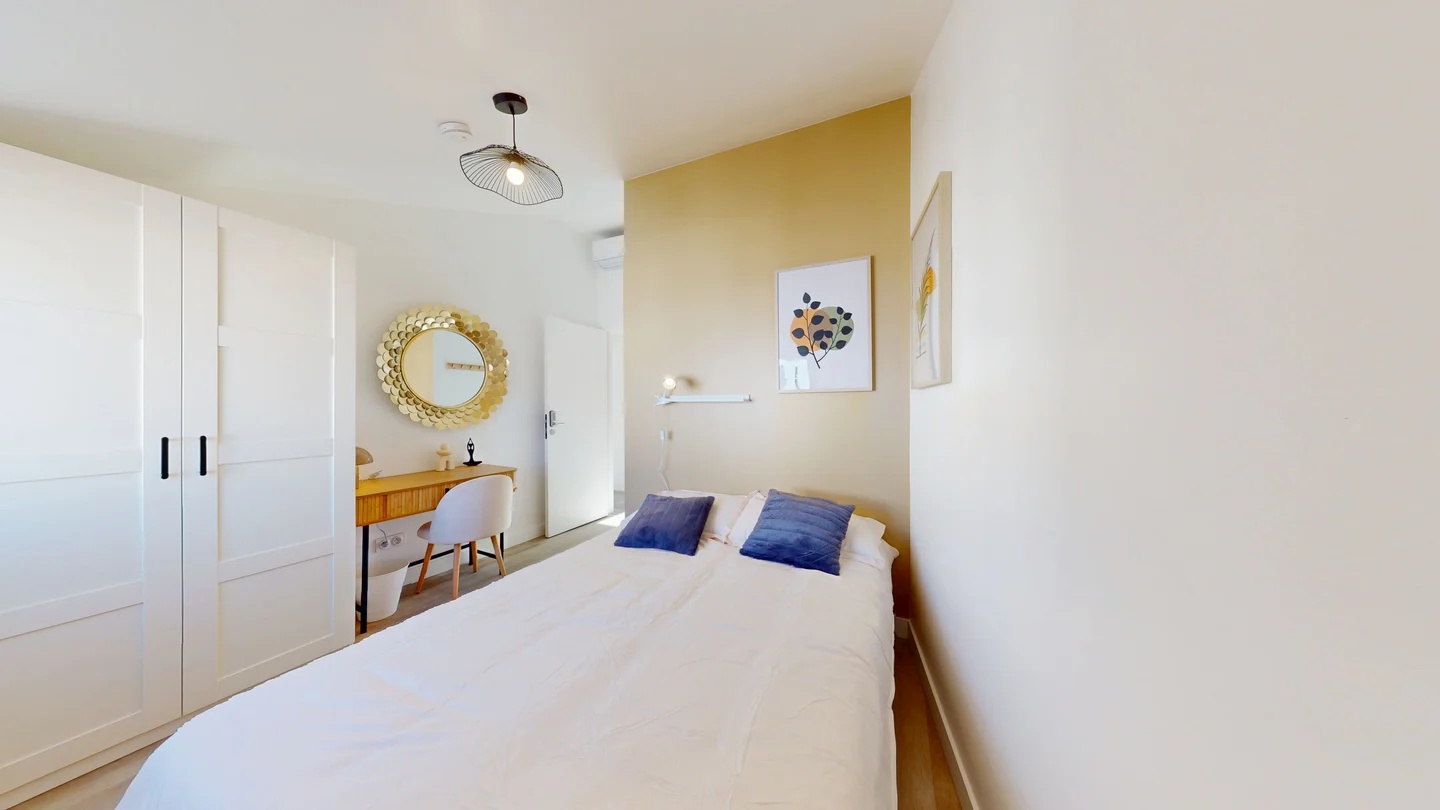 Room 15 - Gena - Gallery - 2