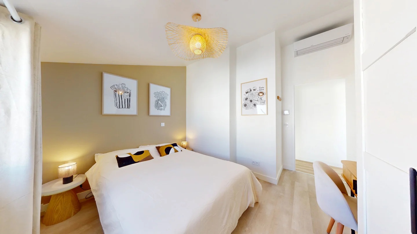 Room 16 - Gena - Gallery - 1