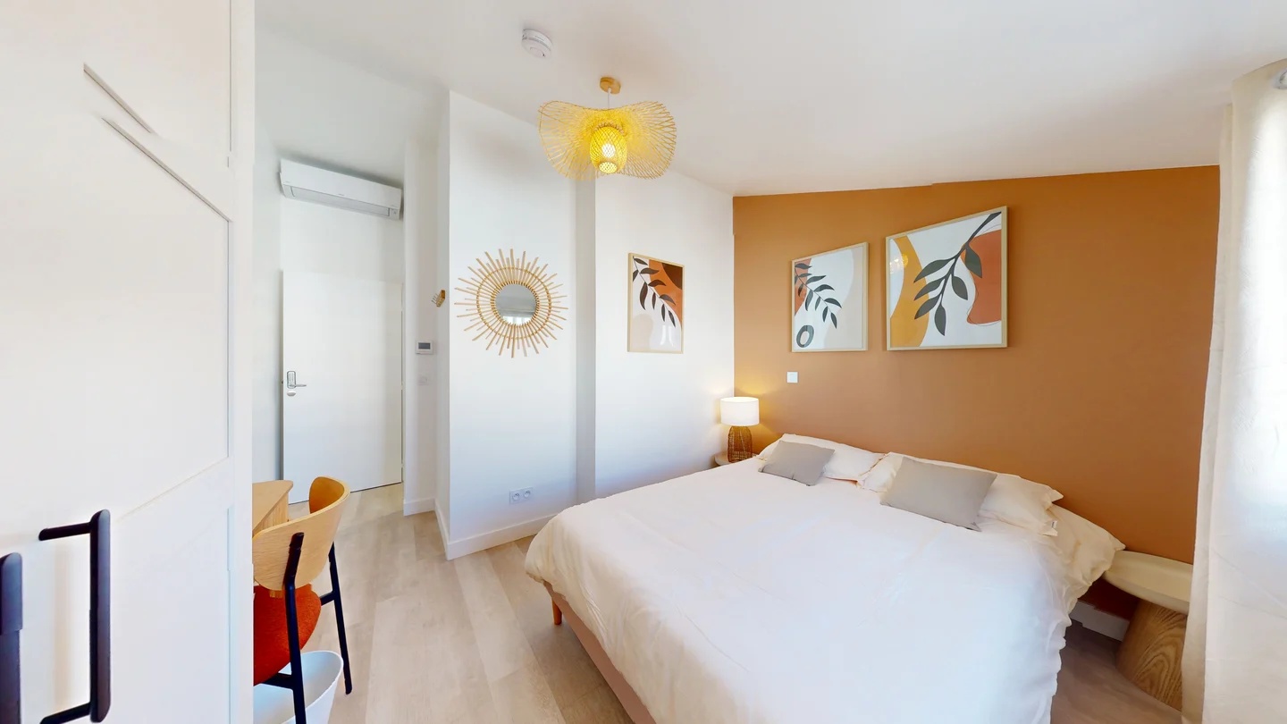 Room 17 - Gena - Gallery - 2