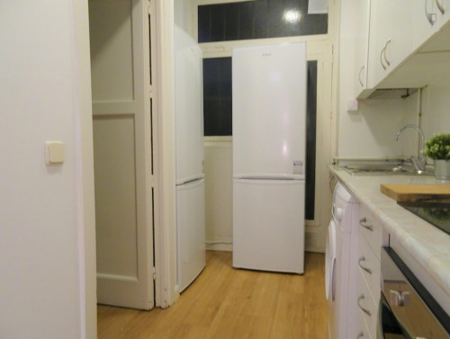 Charming double bedroom near Rubén Darío metro station
