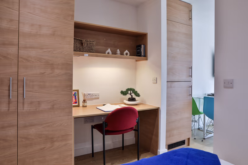  Classic Bigger Studio - Ground Floor, Front  -  Tatton House  - Gallery -  2