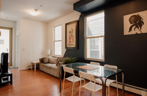 East Broadway Home - Gallery - 5