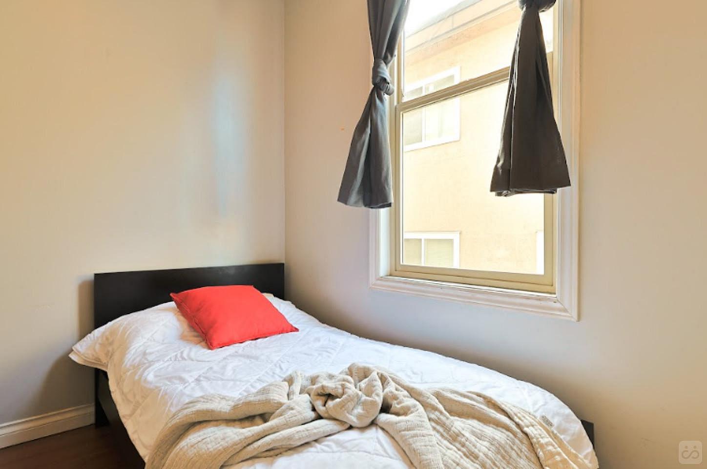 Flex Room - Spacious Comfortable House three blocks away from China Creek North Park Home - Gallery - 4
