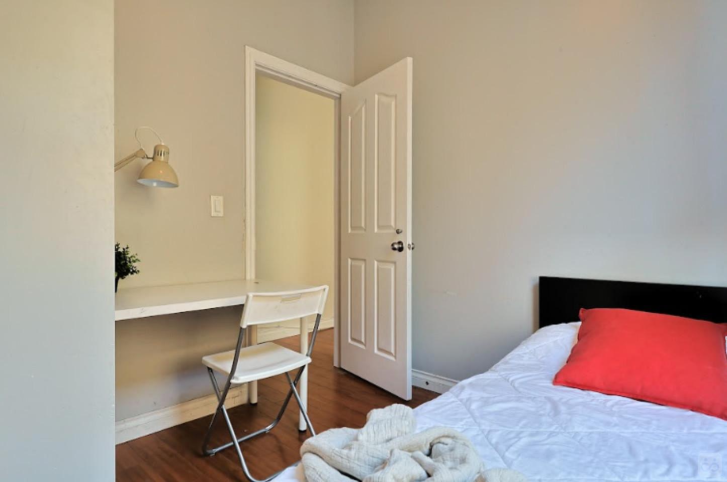 Flex Room - Spacious Comfortable House three blocks away from China Creek North Park Home - Gallery - 3