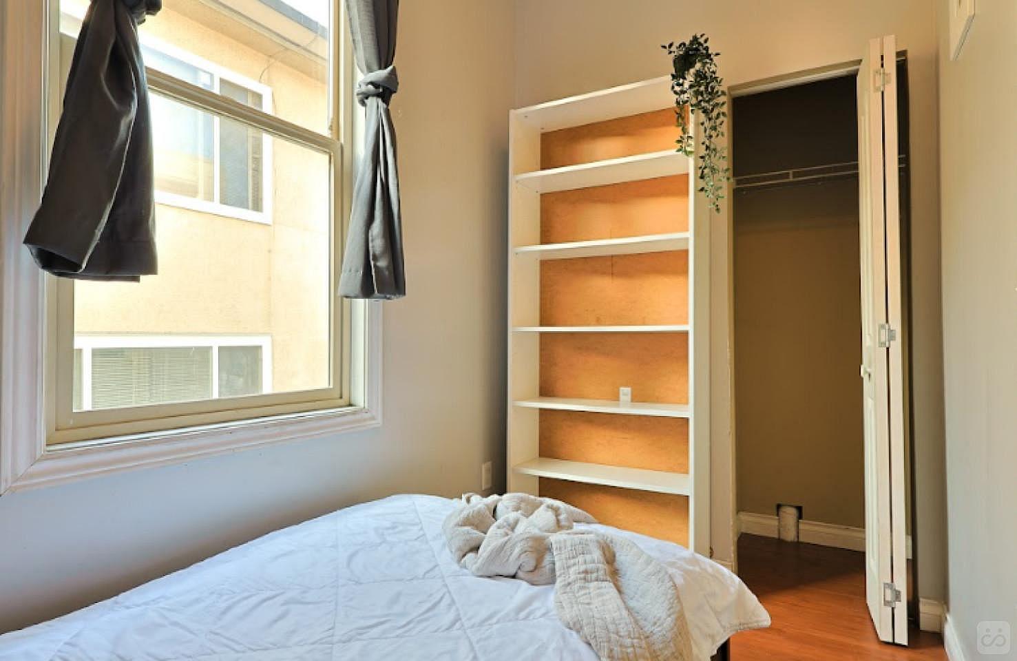 Flex Room - Spacious Comfortable House three blocks away from China Creek North Park Home - Gallery - 1