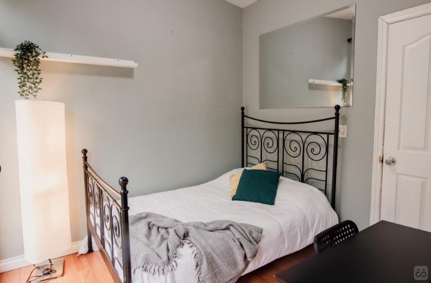 Standard Room - Spacious Comfortable House three blocks away from China Creek North Park Home - Gallery - 7