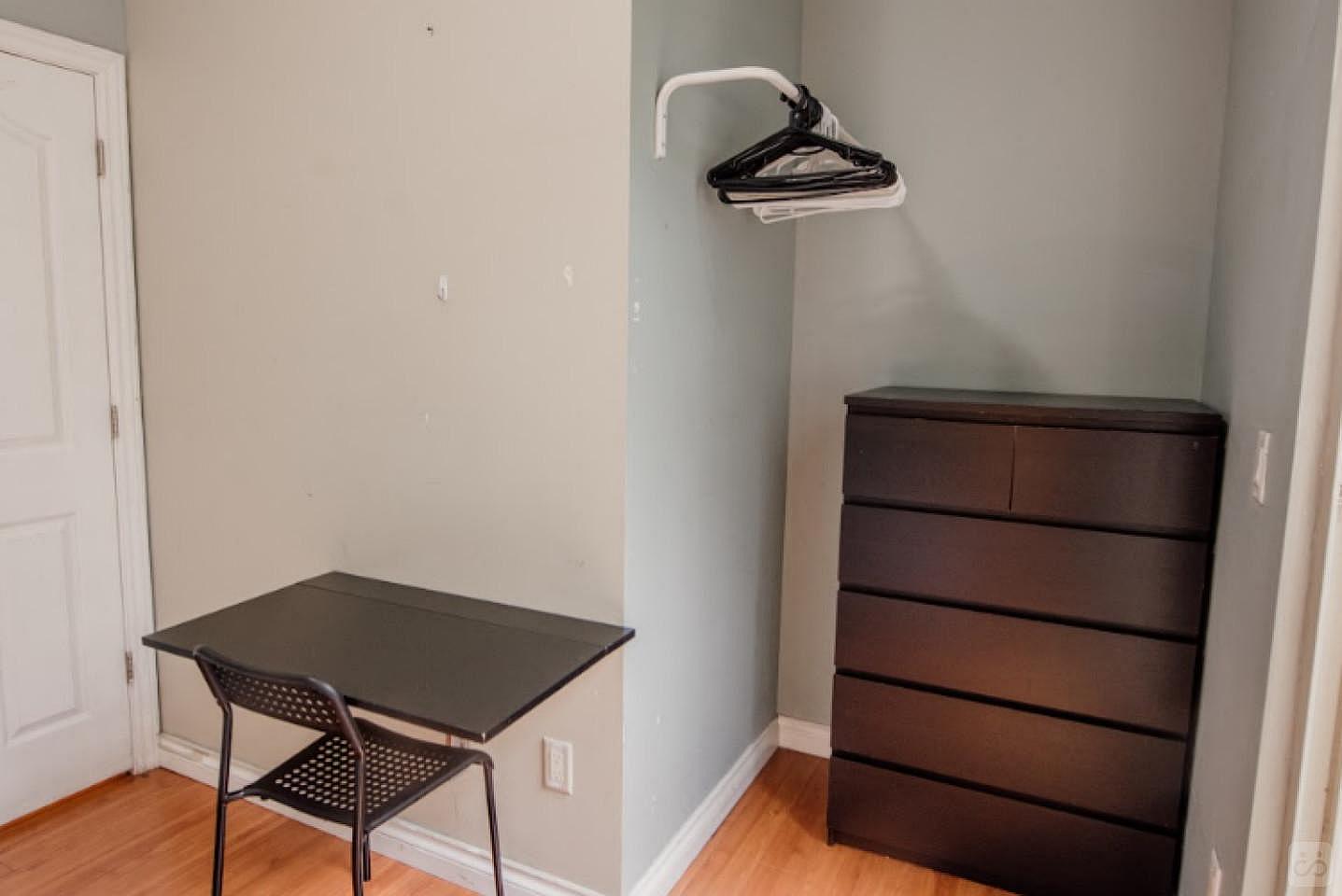 Standard Room - Spacious Comfortable House three blocks away from China Creek North Park Home - Gallery - 2