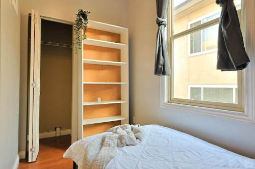 East Broadway Home II - Gallery - 11