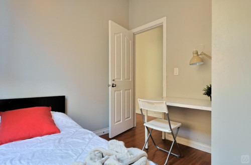 East Broadway Home II - Gallery - 8