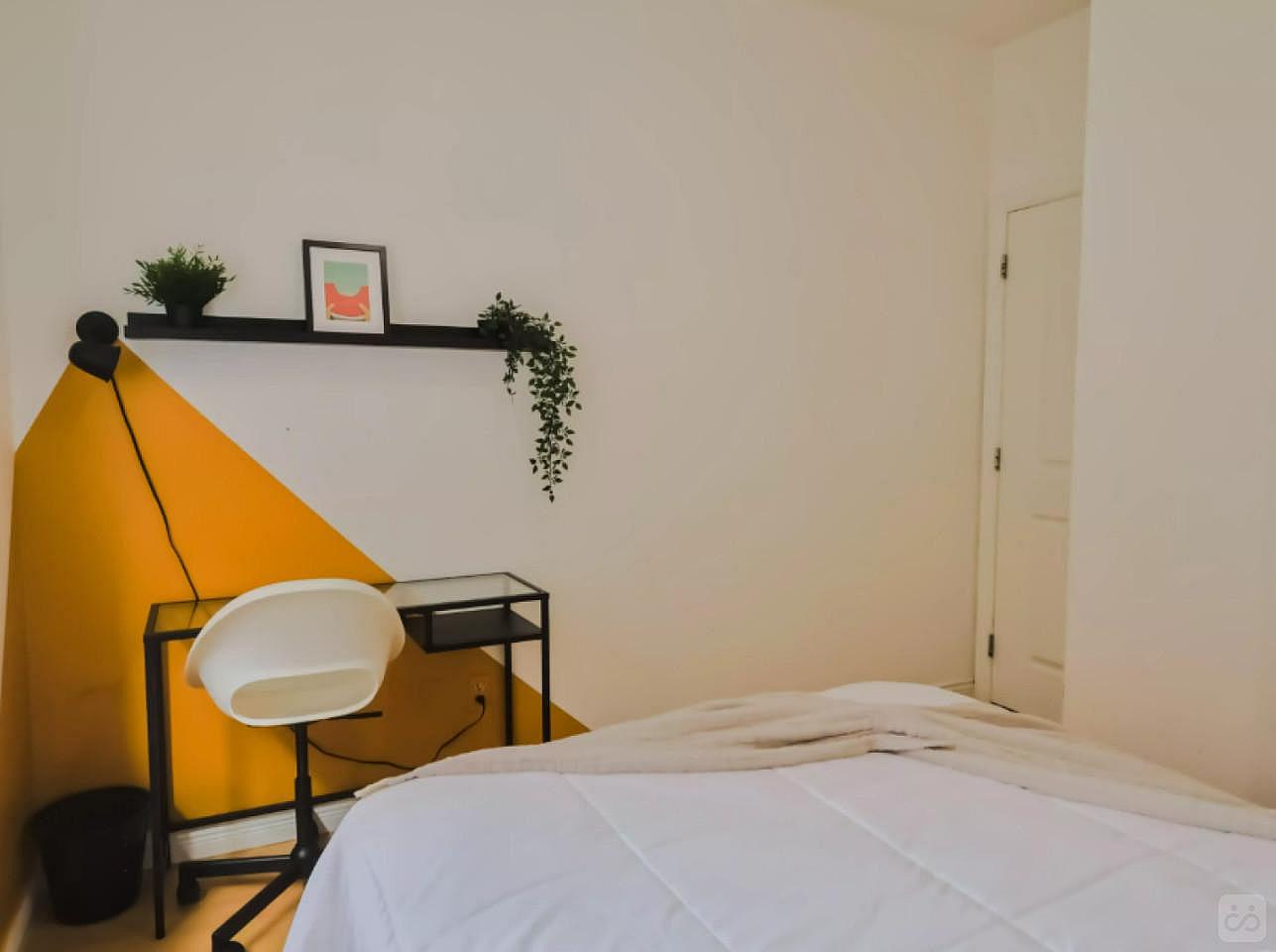  Standard Room  -  Spacious Comfortable House near The Crystal Mall  - Gallery -  3