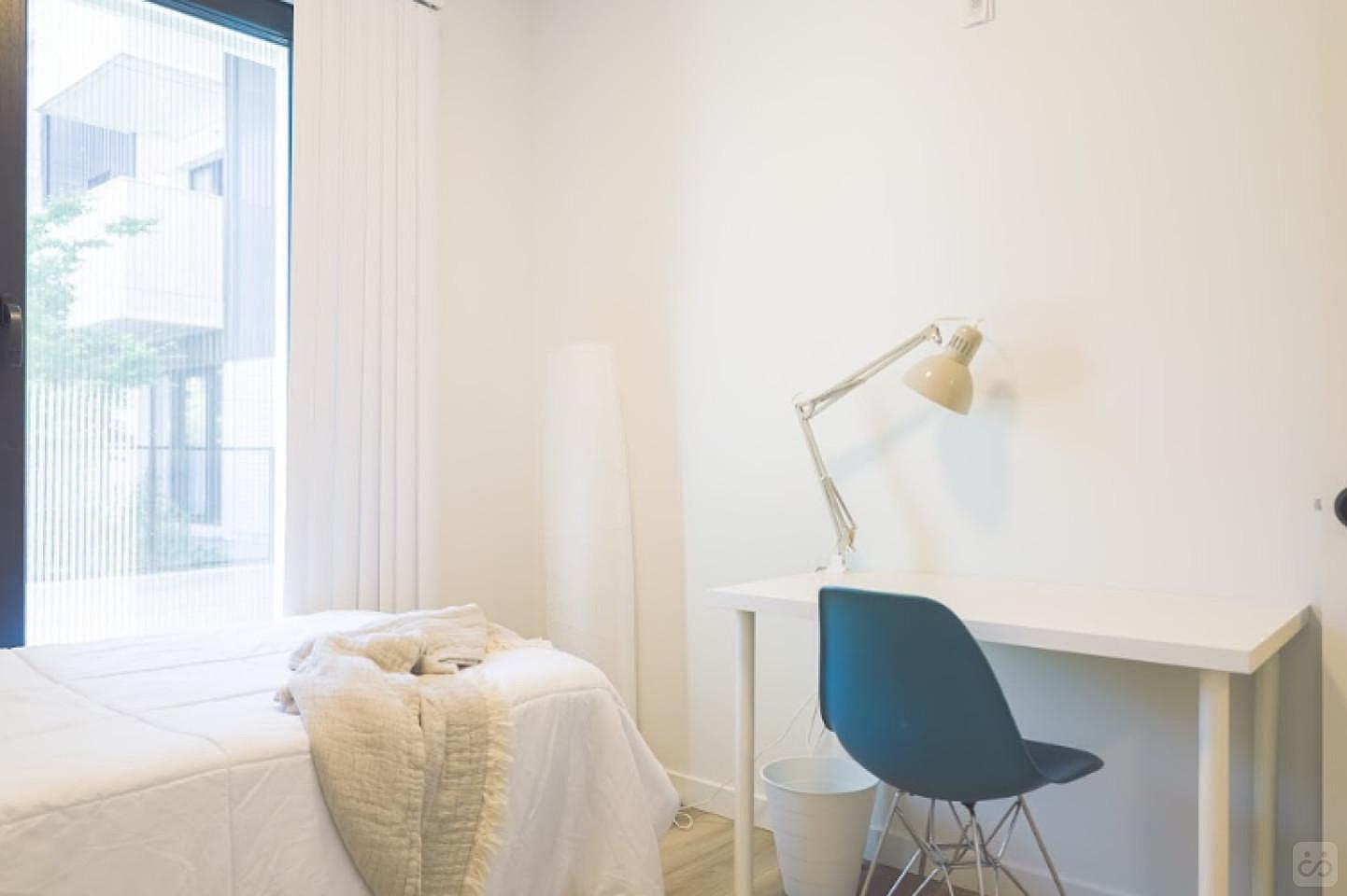  Flex Room - Trout  -  Modern Stylish Building w/ Terrace near John Hendry Park (Trout Lake Park) Home  - Gallery -  5
