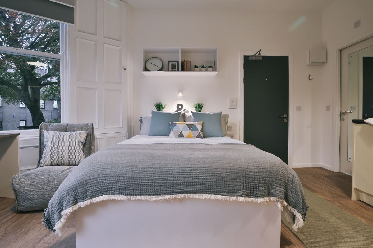  Classic Studio - Great View  -  Claremont Place  - Gallery -  1