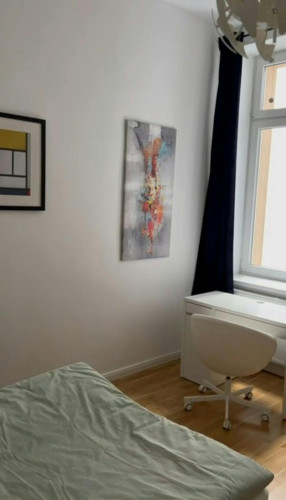 Inviting double bedroom near Boxhagener Platz 