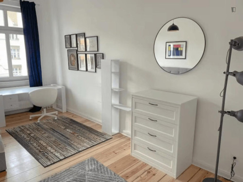 Charming double bedroom 