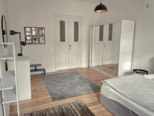 Charming double bedroom 