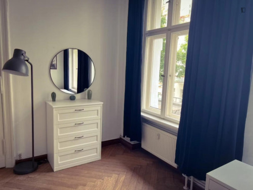 Inviting double bedroom in Berlin 