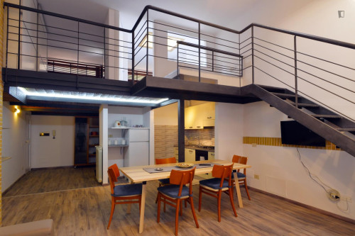 2-bedroom house, with outdoor area