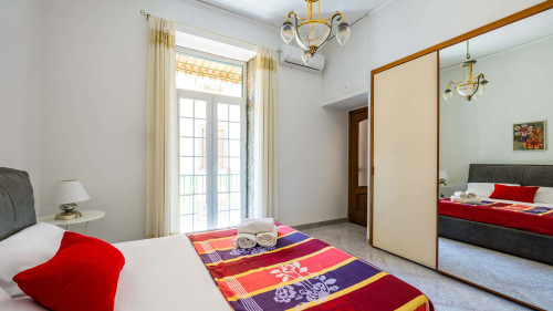 Red Comfort Flat near Garibaldi Station