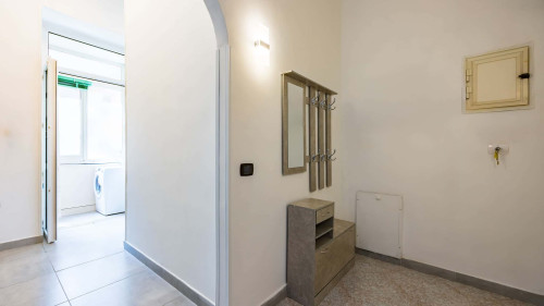 Red Comfort Flat near Garibaldi Station