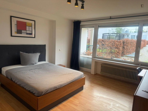 Excellent double bedroom near the Südring metro