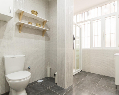 Spacious double bedroom near Islas Filipinas metro station  - Gallery -  5