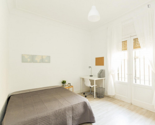 Cool double bedroom near Islas Filipinas metro station