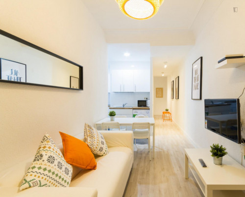 Cool double bedroom near Islas Filipinas metro station  - Gallery -  5