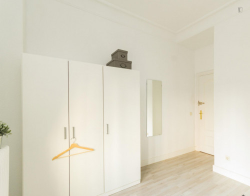 Cool double bedroom near Islas Filipinas metro station