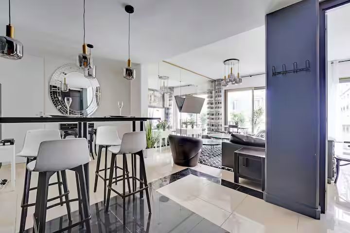  Modern 2-Bedroom/4-Person Apartment - Montaigne  -  Modern 2-bedroom/4-person apartment - Montaigne  - Gallery -  10