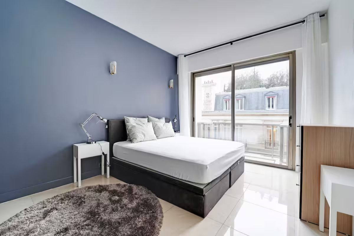  Modern 2-Bedroom/4-Person Apartment - Montaigne  -  Modern 2-bedroom/4-person apartment - Montaigne  - Gallery -  7