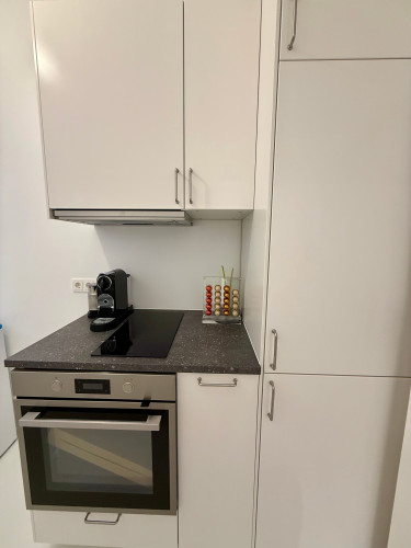 First occupancy after extensive renovation – bright apartment with balcony in Berlin-Charlottenburg