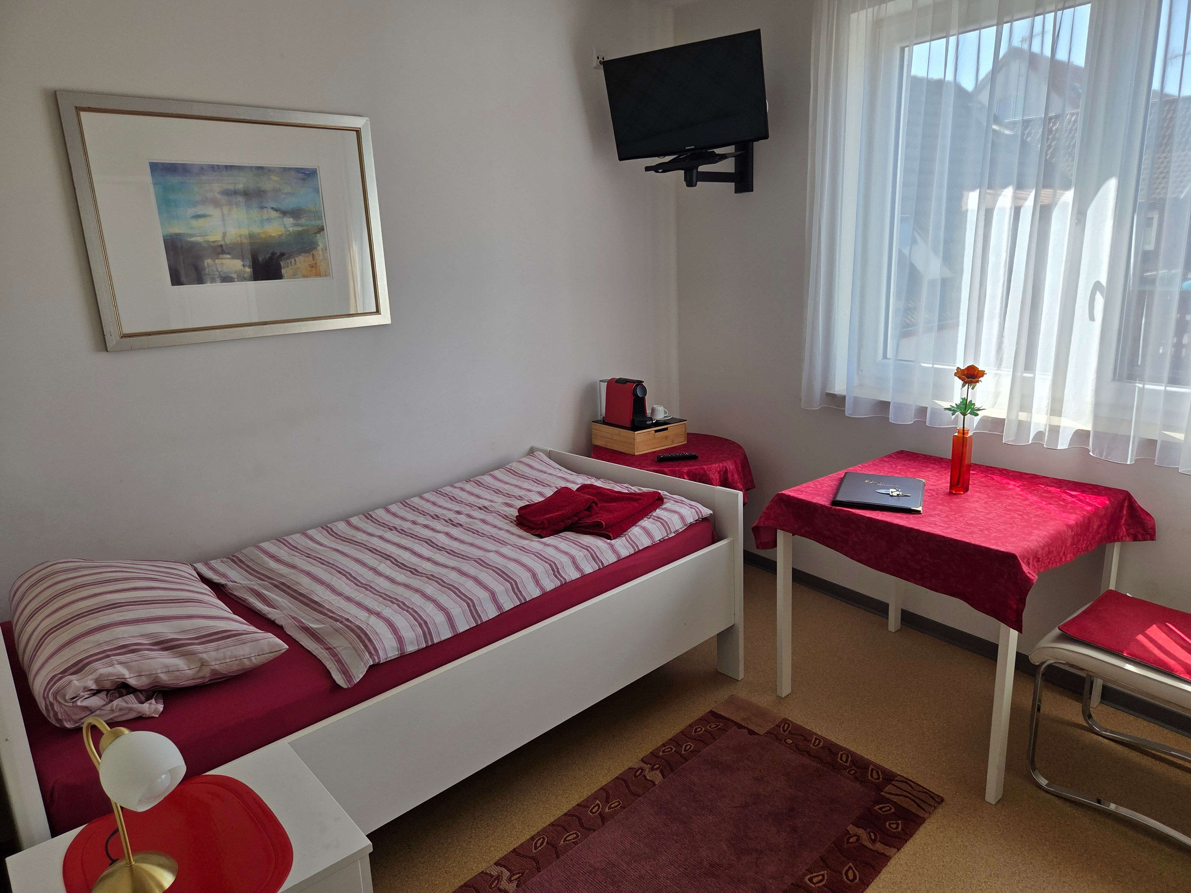  Spacious, Neat Home Located In Sindelfingen  -  Spacious, neat home located in Sindelfingen  - Gallery -  7