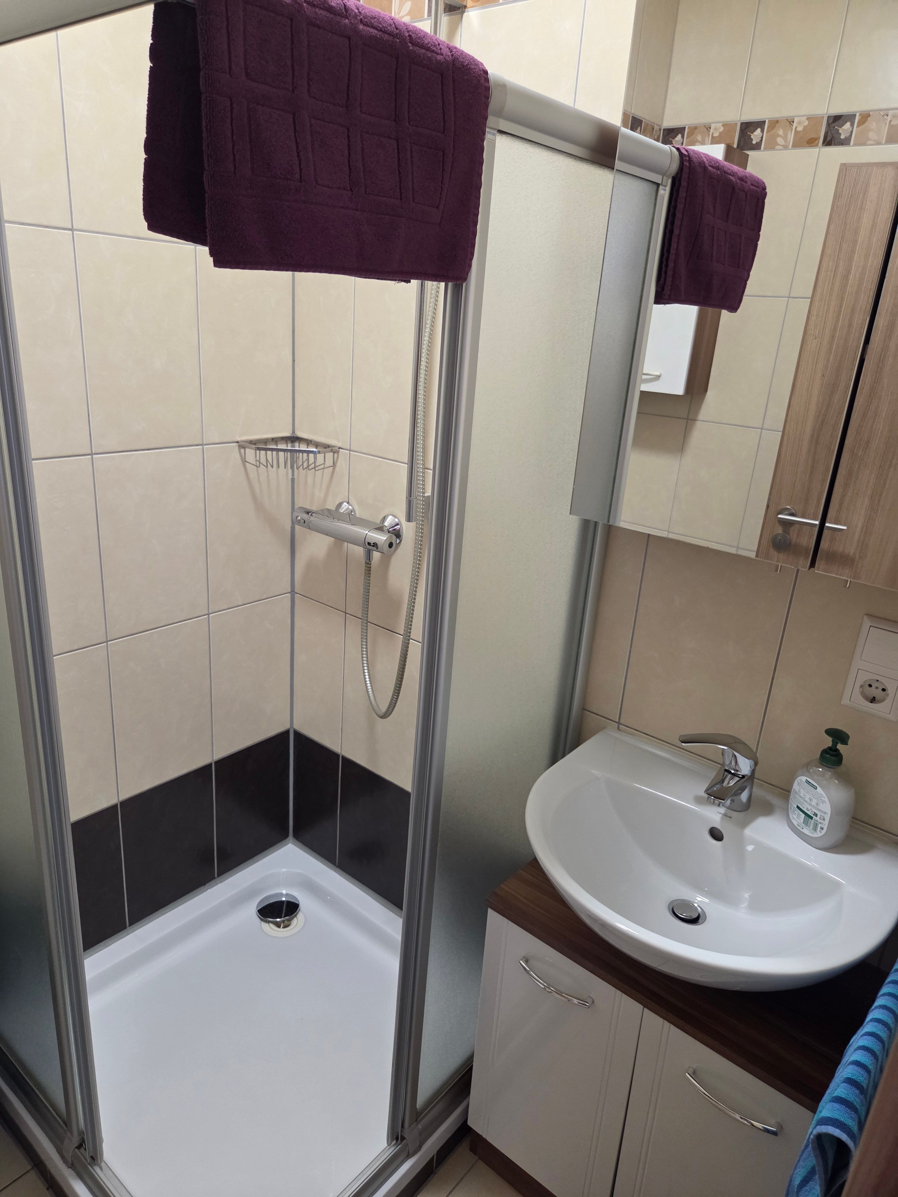  Spacious, Neat Home Located In Sindelfingen  -  Spacious, neat home located in Sindelfingen  - Gallery -  1