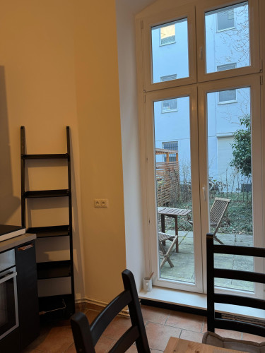 Furnished 1-room apartment with terrace in a quiet courtyard location (Berlin-Tiergarten)