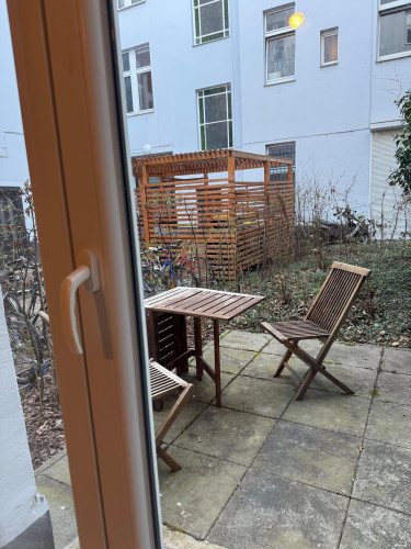 Furnished 1-room apartment with terrace in a quiet courtyard location (Berlin-Tiergarten)