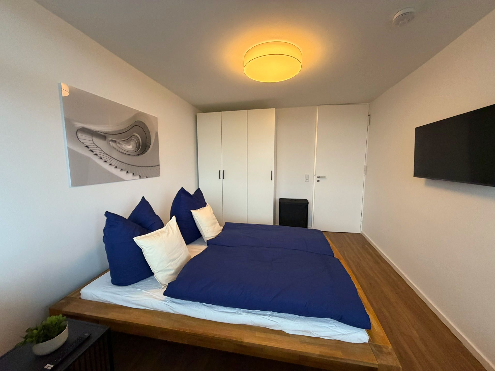  BusinessLiving – Berlin Tiergarten – Government District – Händelallee BAUHAUS Walter Gropius – Mode  -  BusinessLiving – Berlin Tiergarten – Government District – Händelallee BAUHAUS Walter Gropius – Modern apartment – with home office  - Gallery -  25