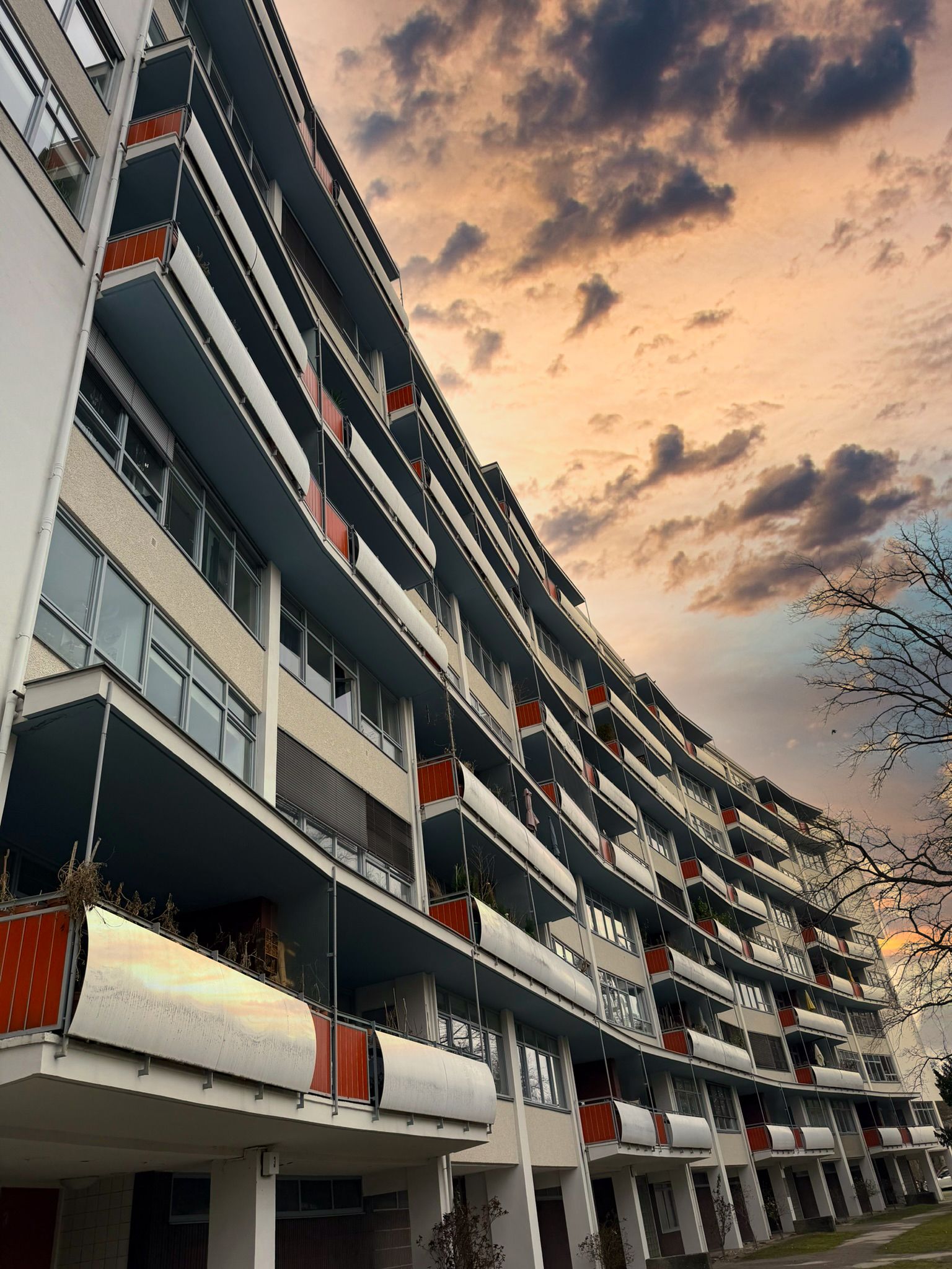  BusinessLiving – Berlin Tiergarten – Government District – Händelallee BAUHAUS Walter Gropius – Mode  -  BusinessLiving – Berlin Tiergarten – Government District – Händelallee BAUHAUS Walter Gropius – Modern apartment – with home office  - Gallery -  8