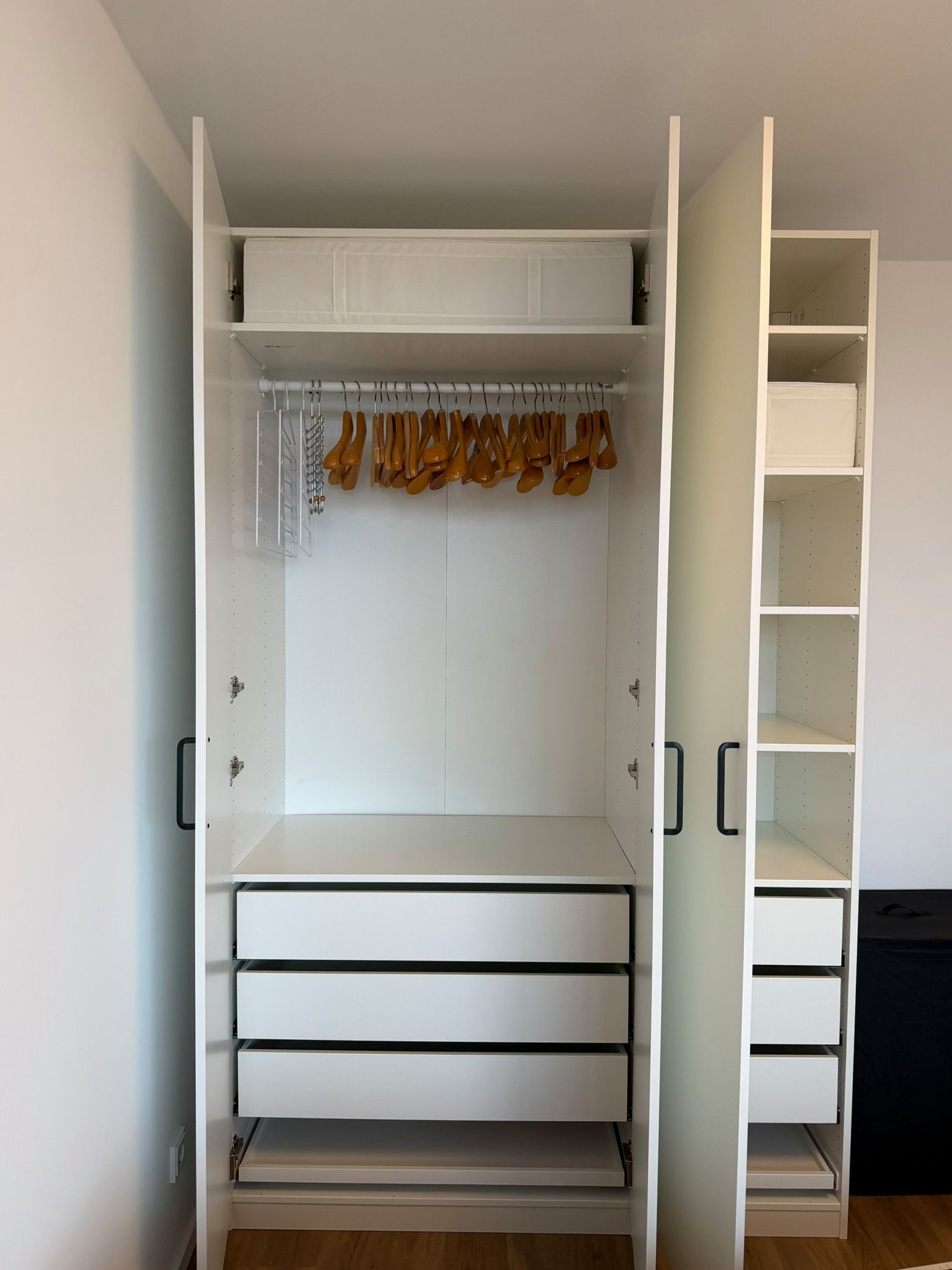  BusinessLiving – Berlin Tiergarten – Government District – Händelallee BAUHAUS Walter Gropius – Mode  -  BusinessLiving – Berlin Tiergarten – Government District – Händelallee BAUHAUS Walter Gropius – Modern apartment – with home office  - Gallery -  24