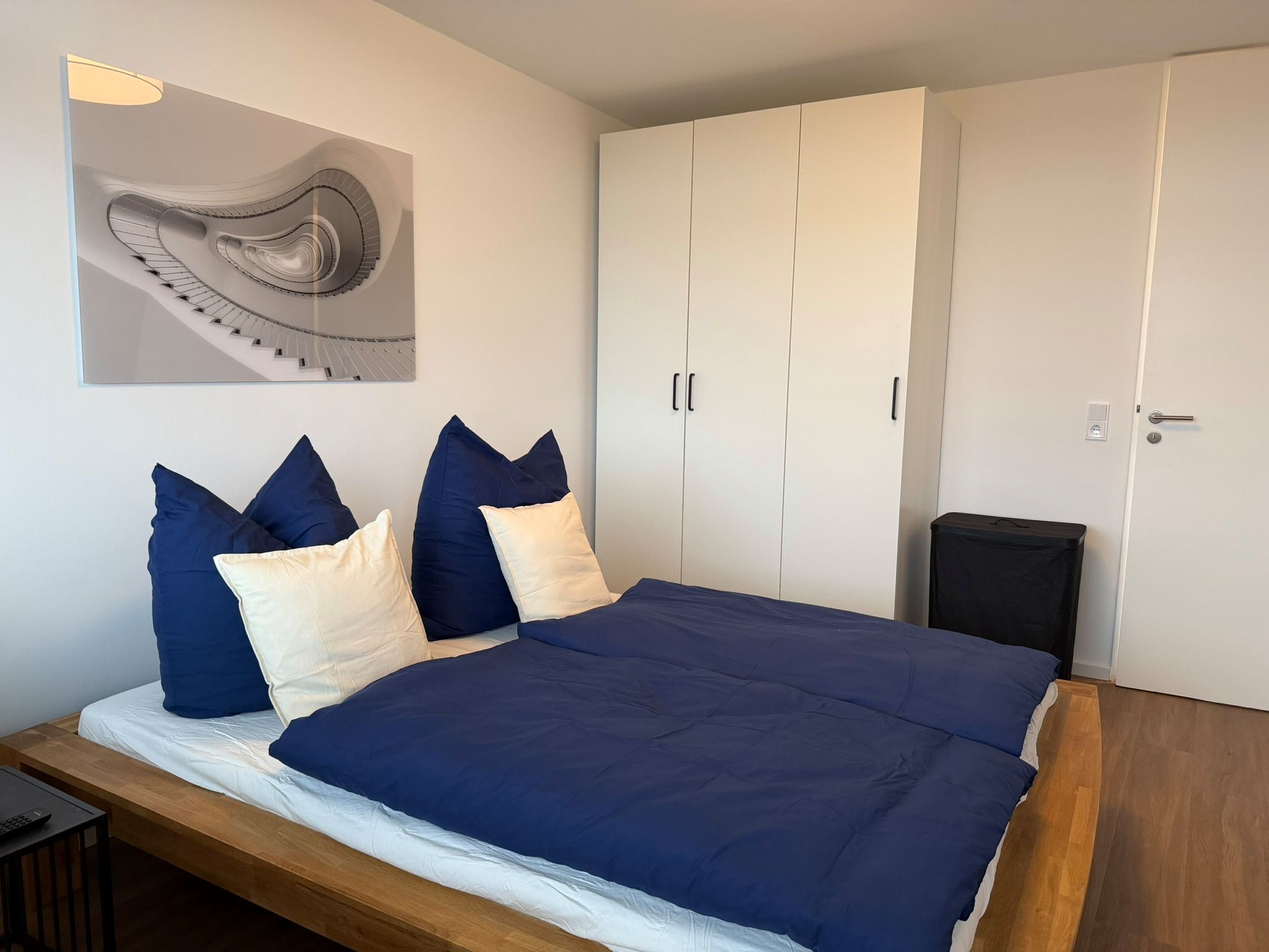  BusinessLiving – Berlin Tiergarten – Government District – Händelallee BAUHAUS Walter Gropius – Mode  -  BusinessLiving – Berlin Tiergarten – Government District – Händelallee BAUHAUS Walter Gropius – Modern apartment – with home office  - Gallery -  26
